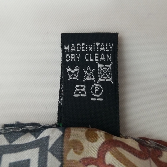 Italian 100% Silk Multi Color Tile Pattern Scarf - Picture 8 of 8